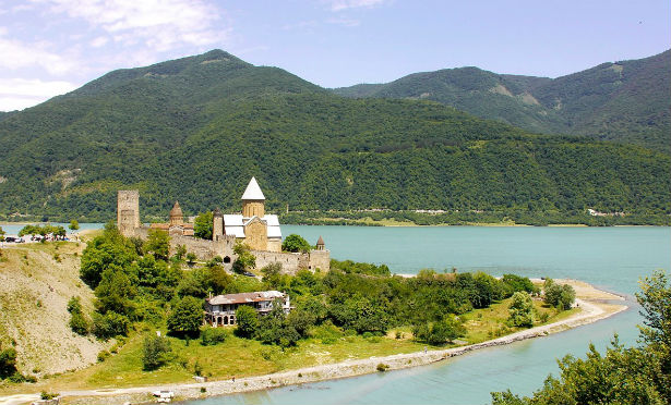 Ananuri